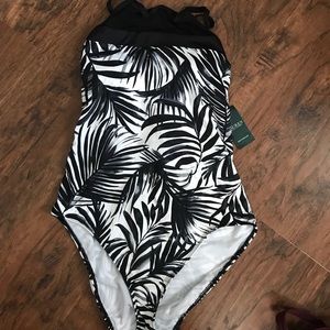 Women’s bathing suit